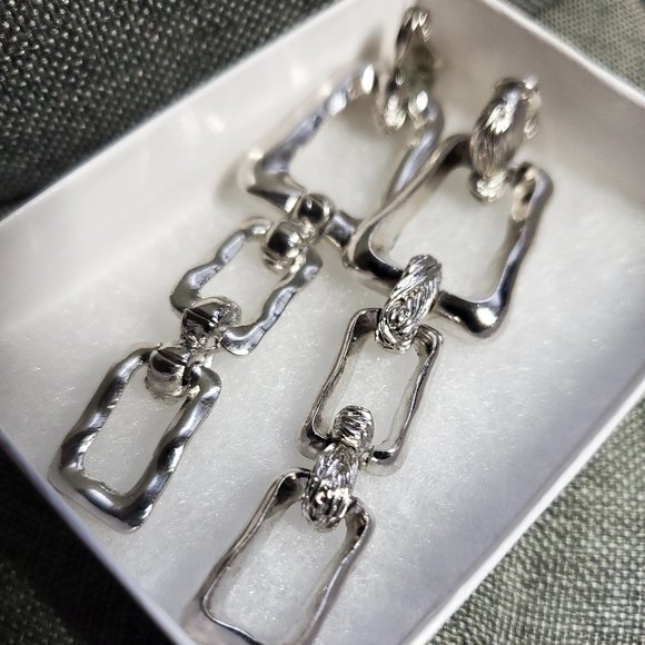 Dangle Earrings - Picture 4 of 5